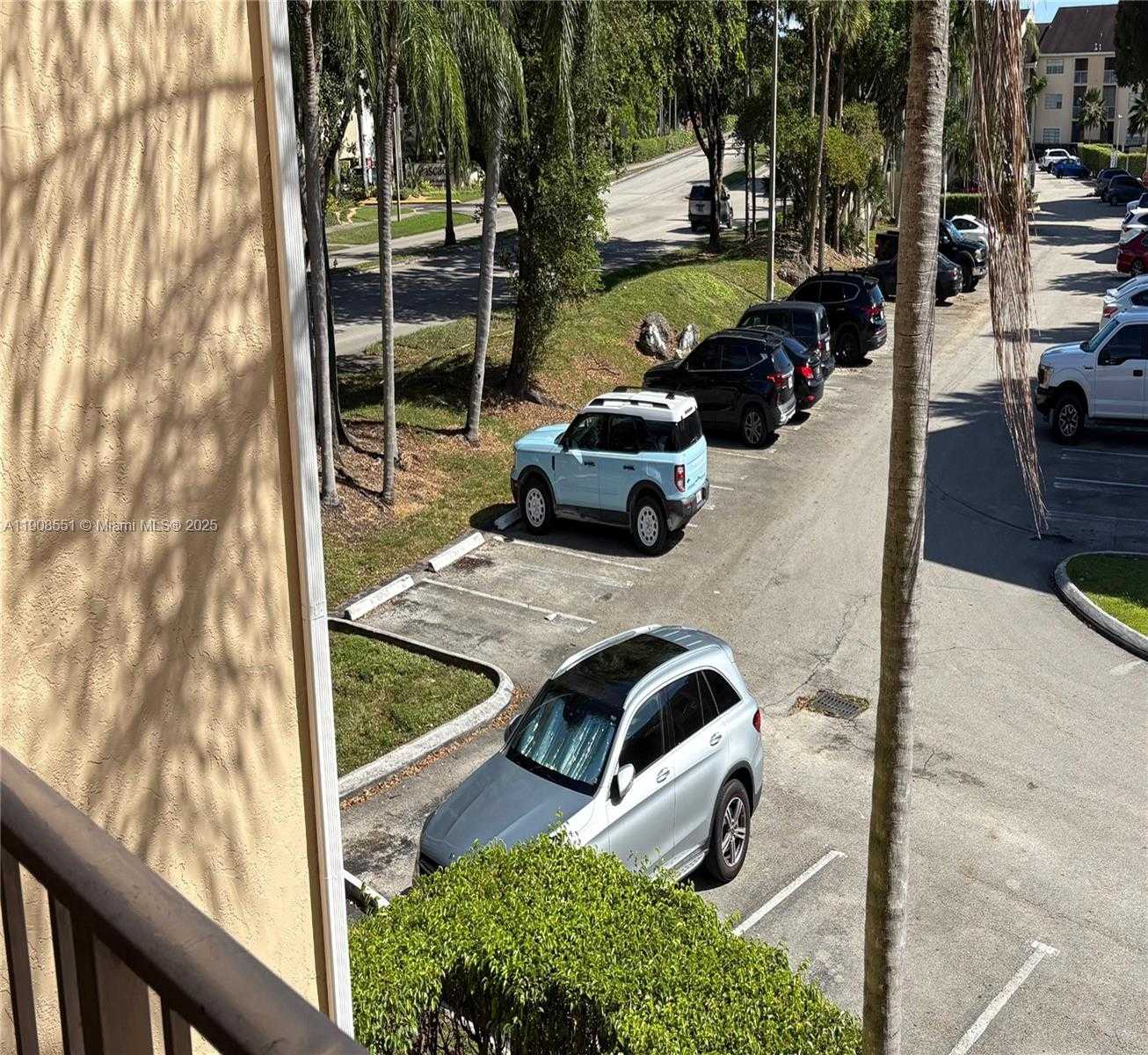 Small Image of 15315 SOUTH WEST 106TH TER #402, Miami Number 5