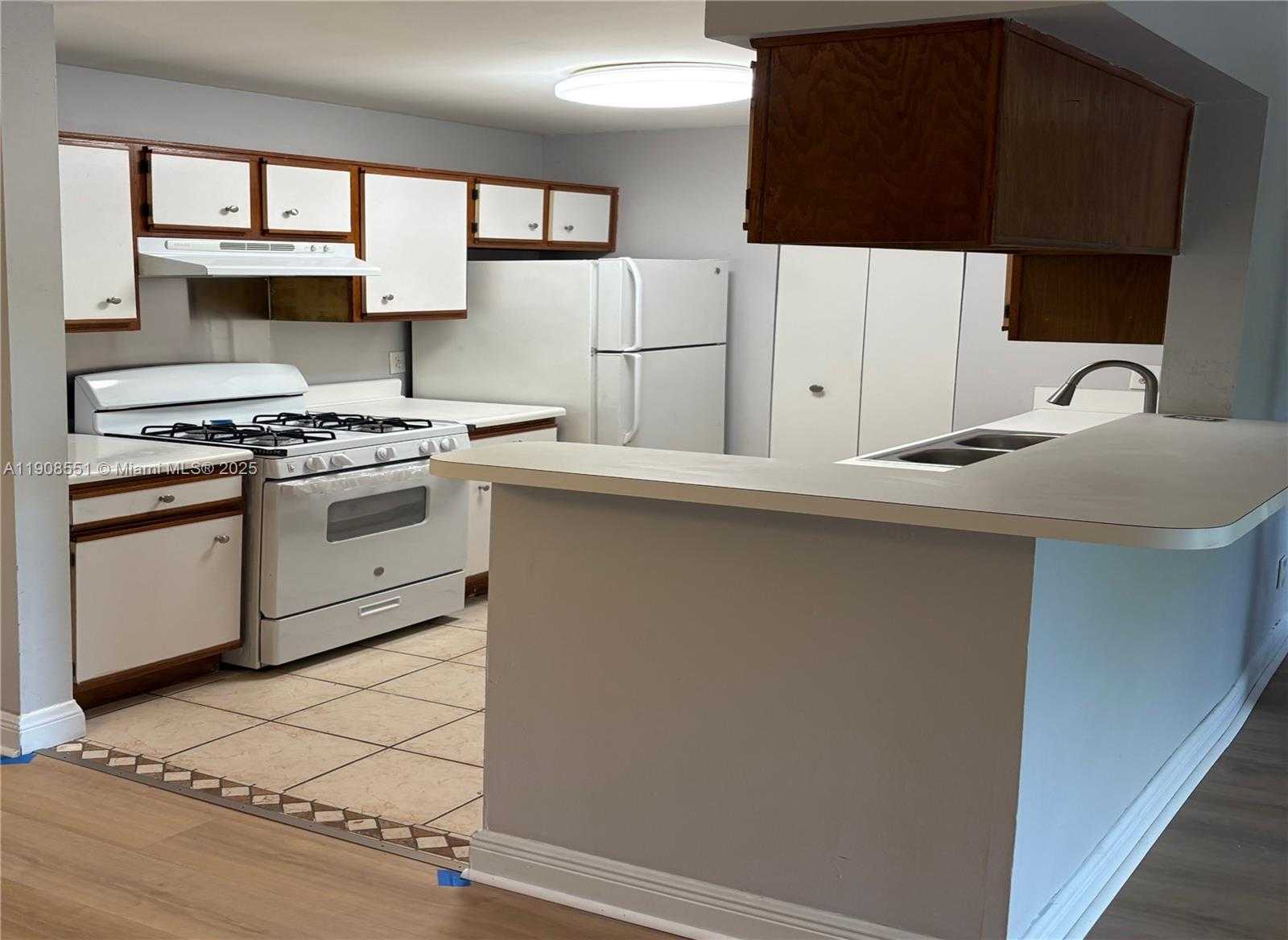 Small Image of 15315 SOUTH WEST 106TH TER #402, Miami Number 8