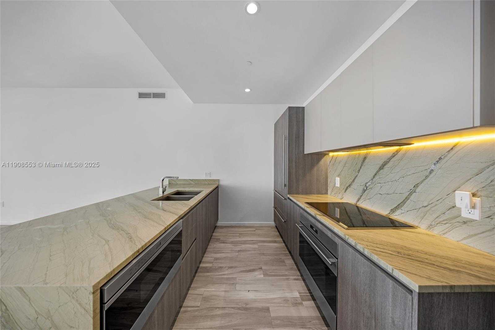 Small Image of 801 SOUTH MIAMI AVE #5204, Miami Number 2