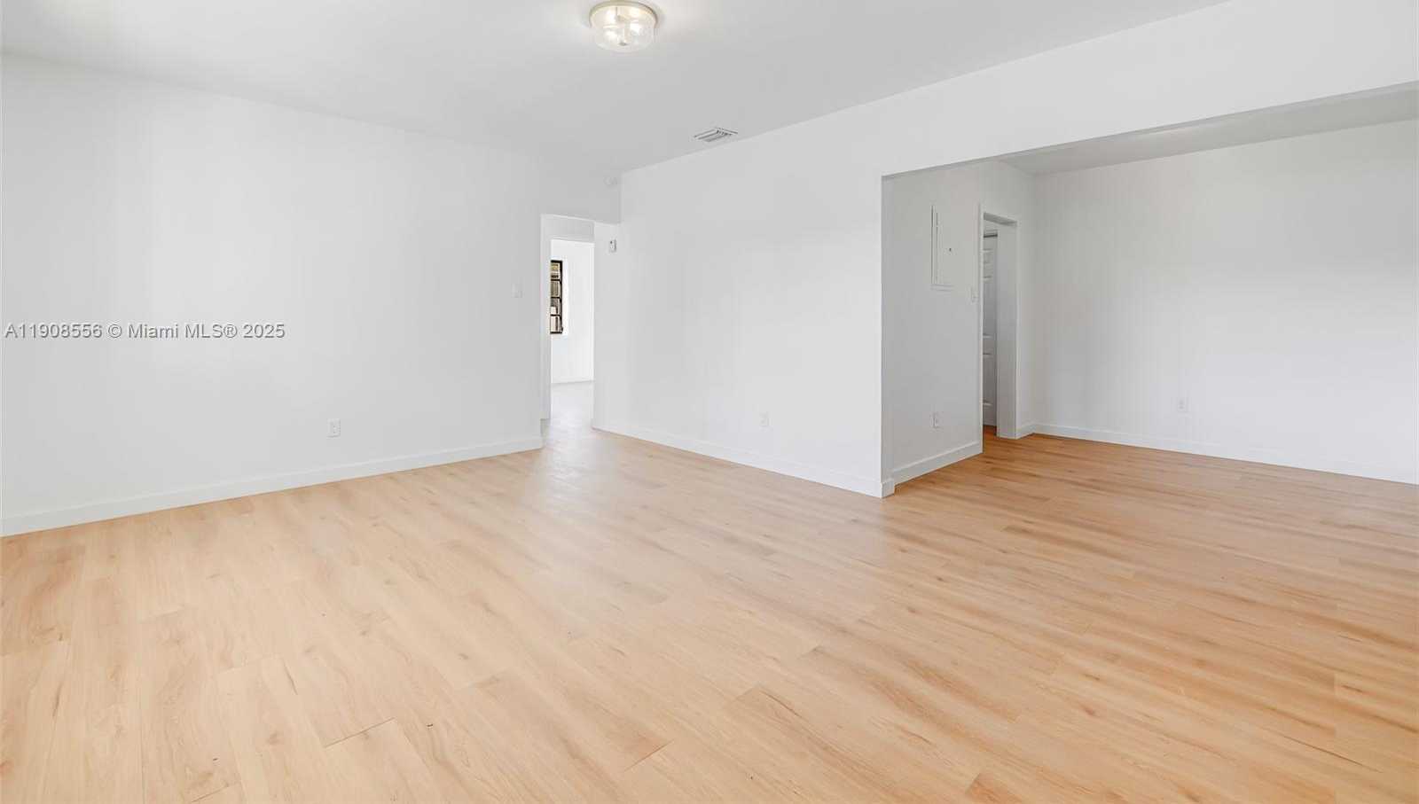 Small Image of Miami Number 21