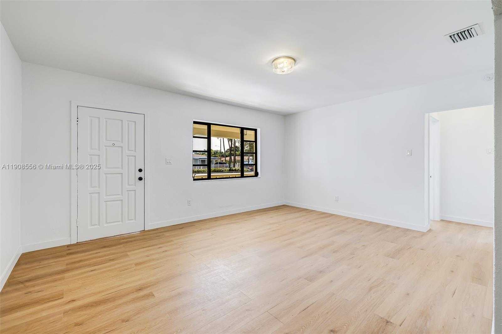 Small Image of Miami Number 22