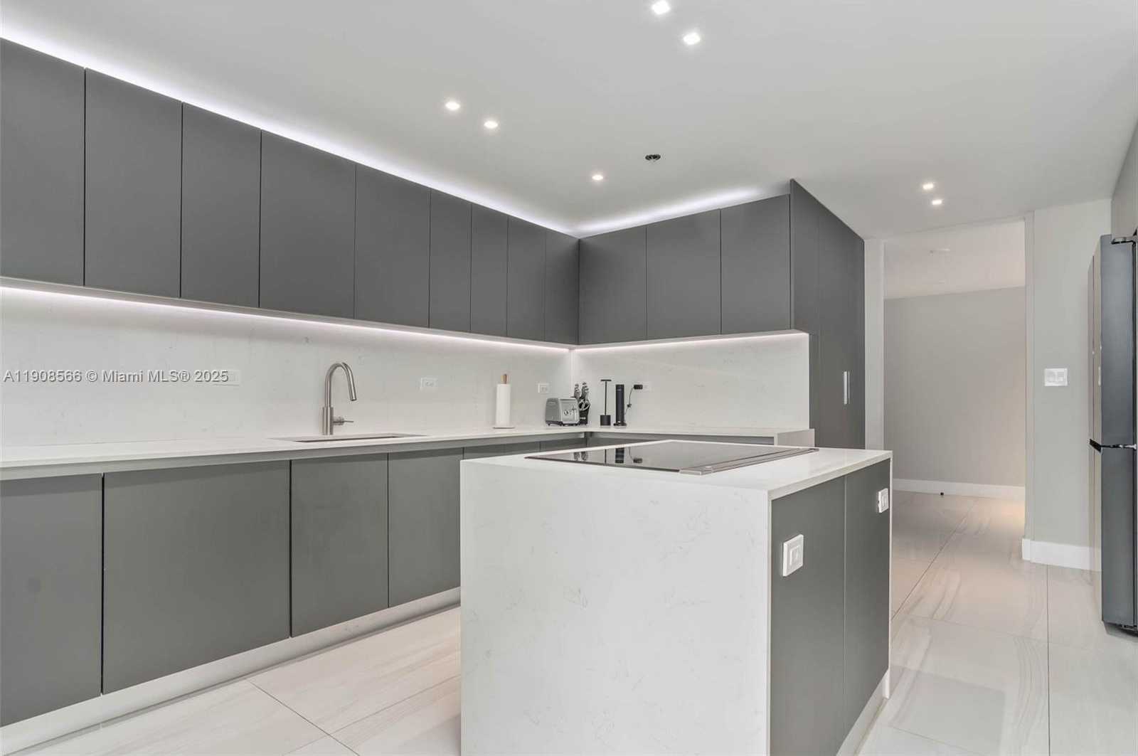 Small Image of 20355 NORTH EAST 34TH CT #2728, Aventura Number 11