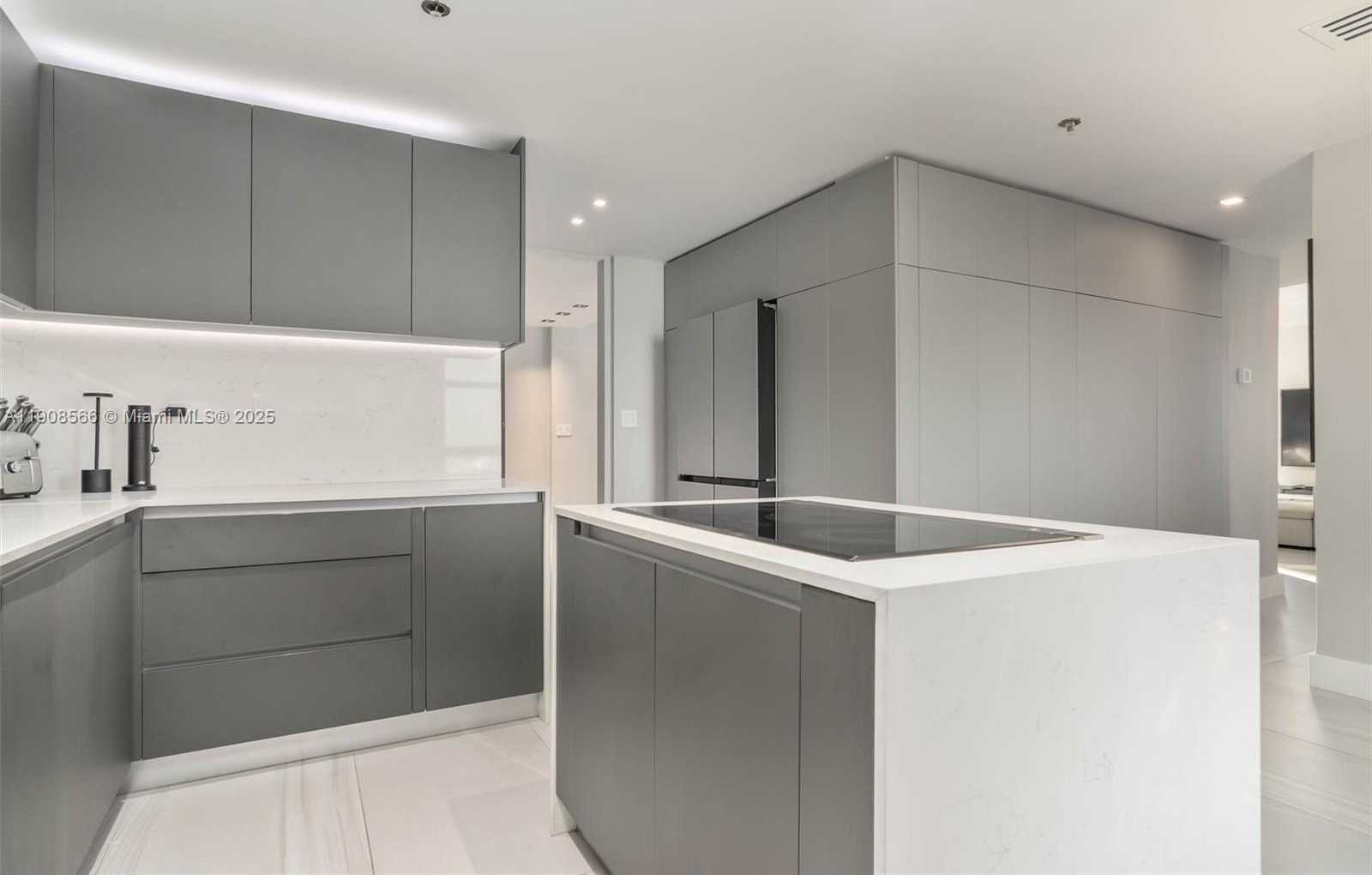 Small Image of 20355 NORTH EAST 34TH CT #2728, Aventura Number 12