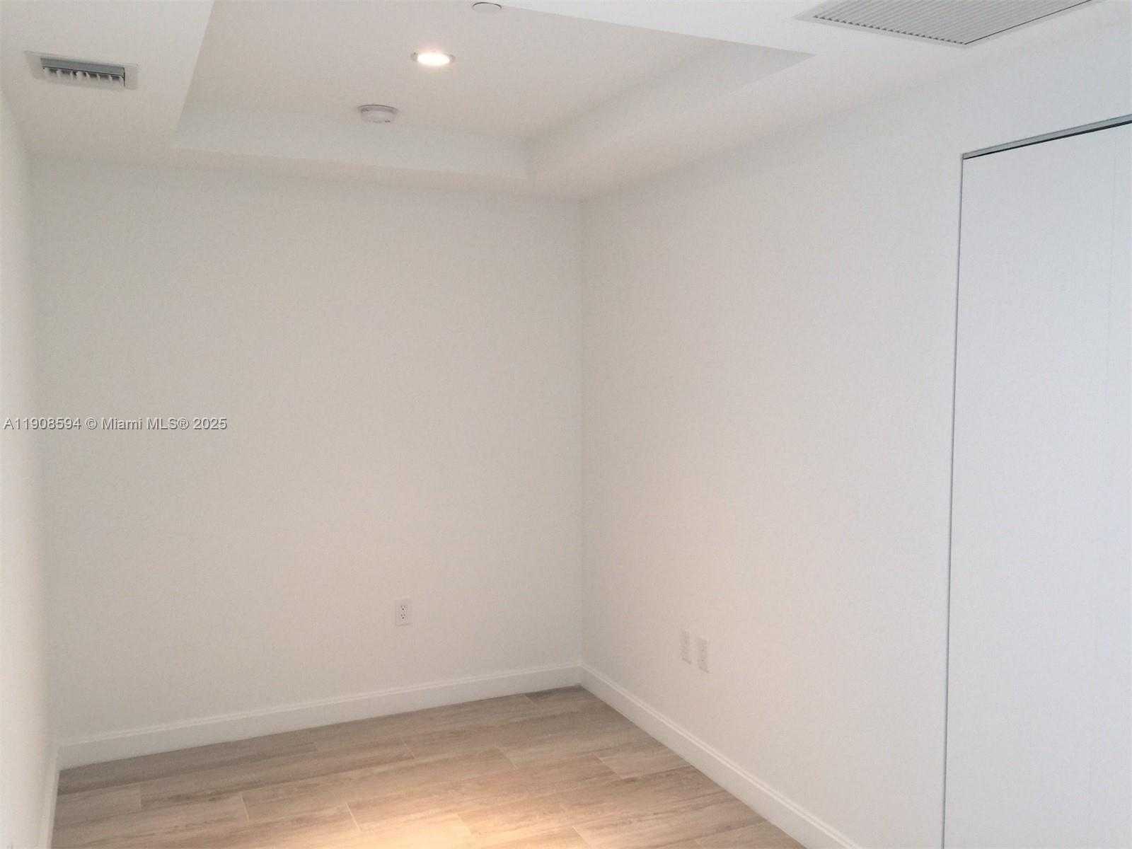 Small Image of 45 SOUTH WEST 9 ST #1402, Miami Number 4