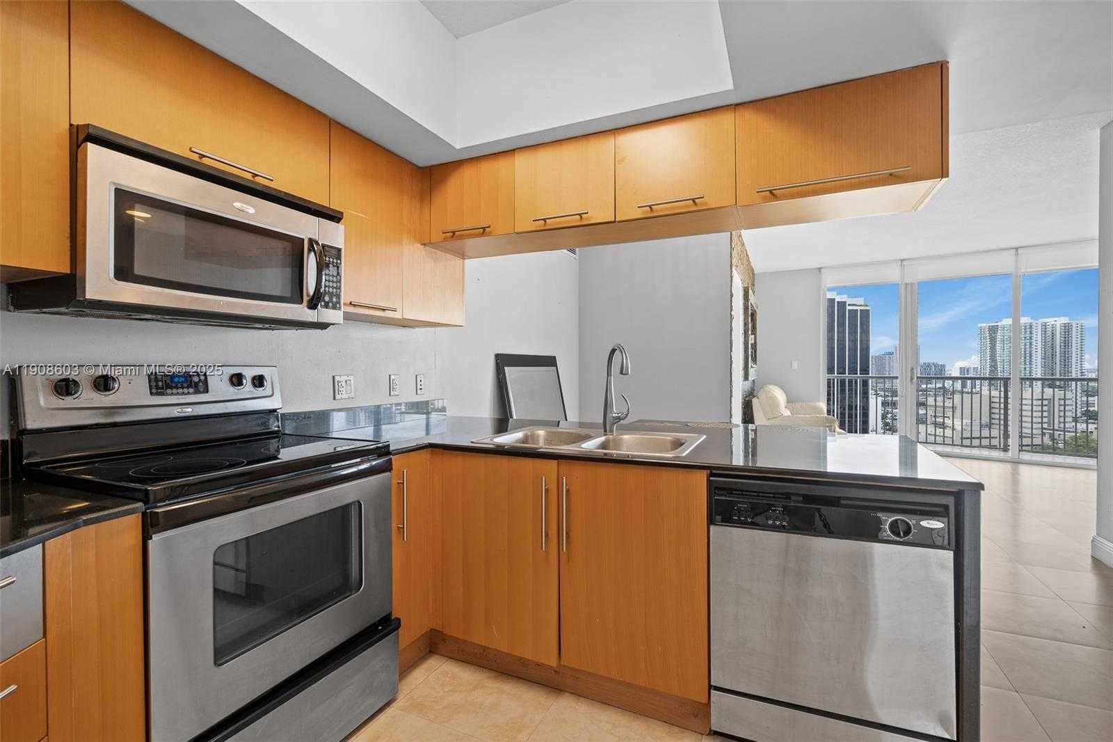 Small Image of 1750 NORTH BAYSHORE DR #2314, Miami Number 5