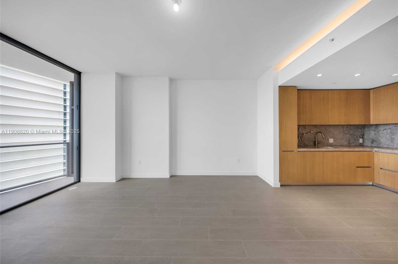 Small Image of 500 ALTON RD #1904, Miami Beach Number 11