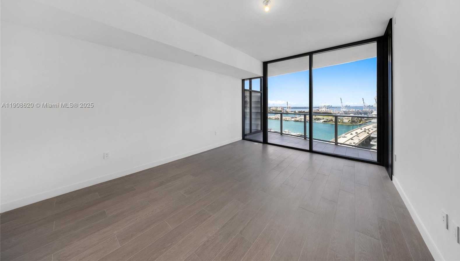 Small Image of 500 ALTON RD #1904, Miami Beach Number 15