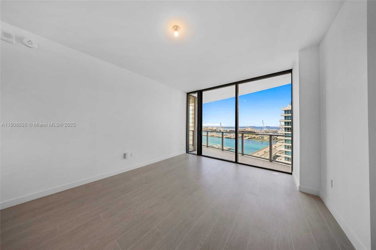 Small Image of 500 ALTON RD #1904, Miami Beach Number 18