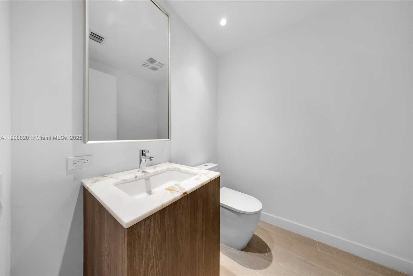 Small Image of 500 ALTON RD #1904, Miami Beach Number 21