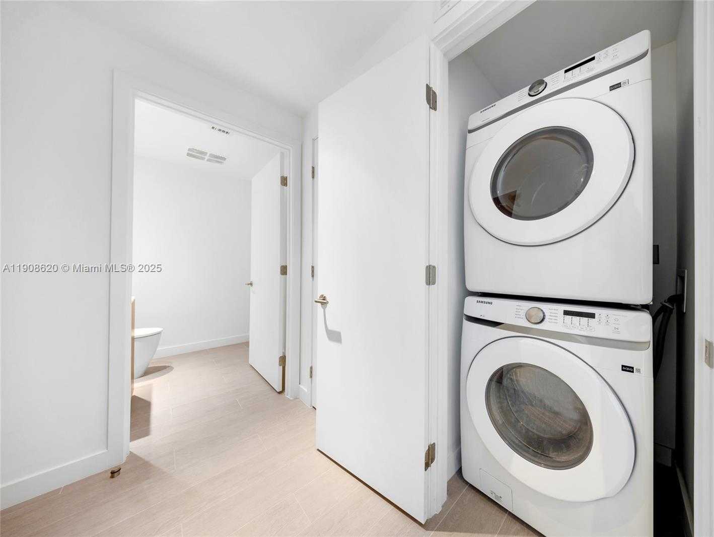 Small Image of 500 ALTON RD #1904, Miami Beach Number 22