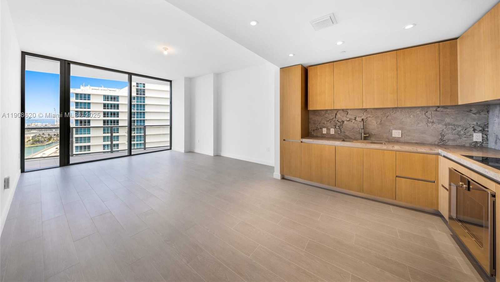 Small Image of 500 ALTON RD #1904, Miami Beach Number 8