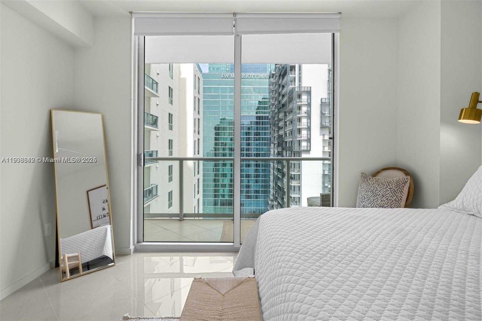 Small Image of 300 SOUTH BISCAYNE BLVD #T-3407, Miami Number 10