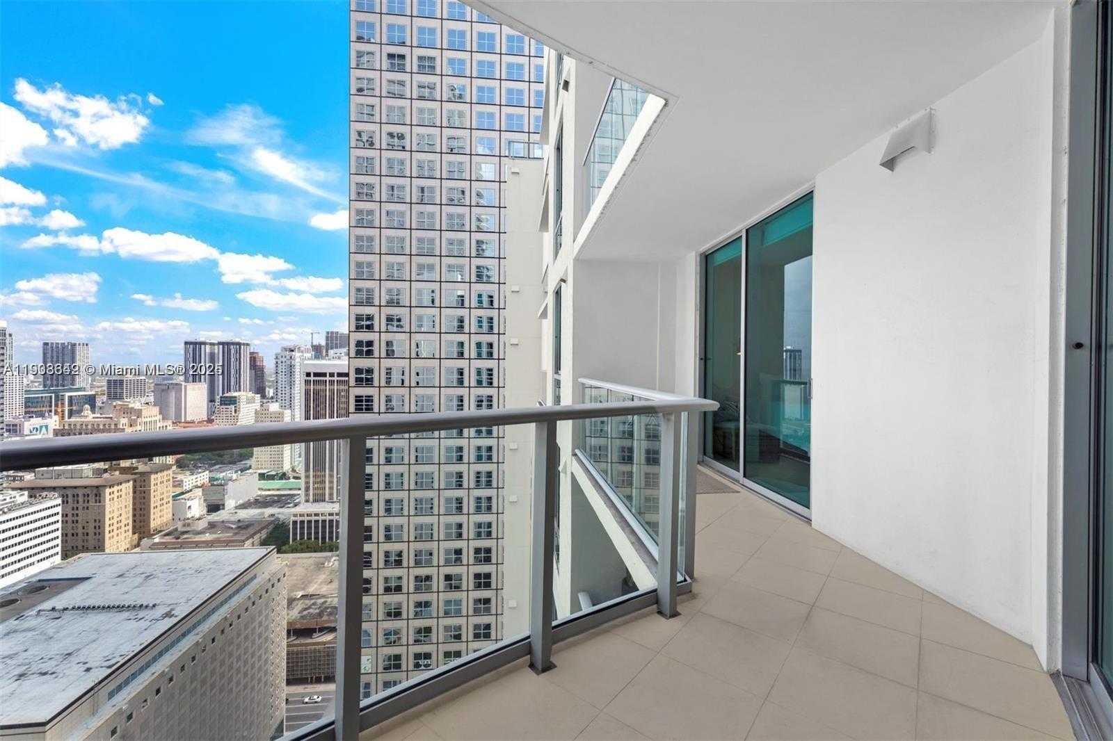Small Image of 300 SOUTH BISCAYNE BLVD #T-3407, Miami Number 15