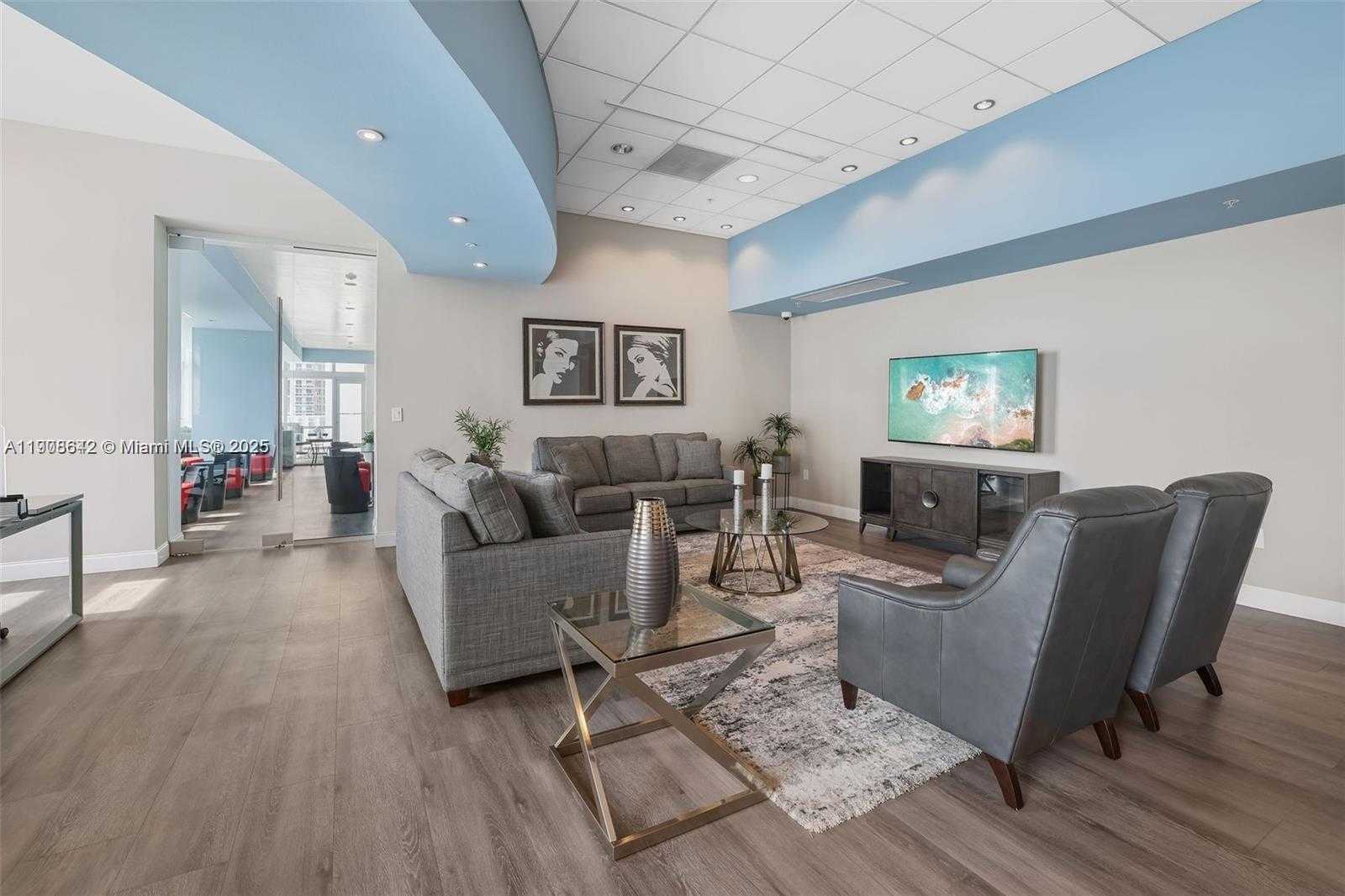 Small Image of 300 SOUTH BISCAYNE BLVD #T-3407, Miami Number 21