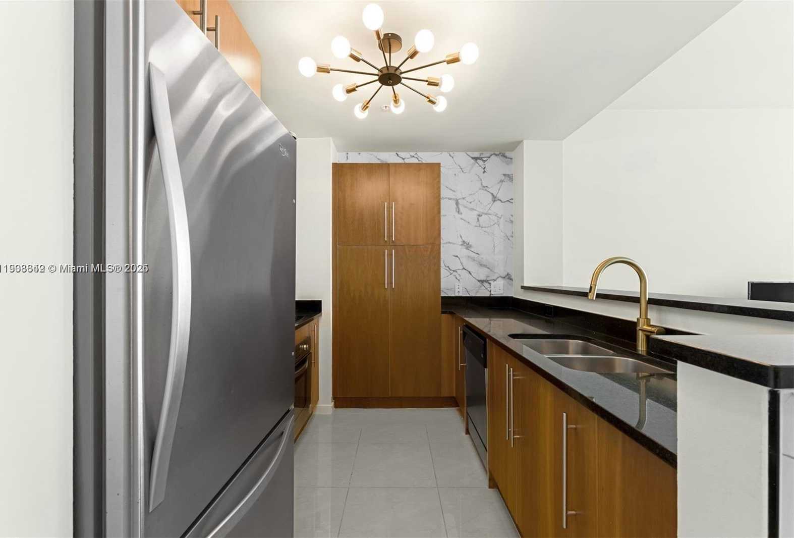 Small Image of 300 SOUTH BISCAYNE BLVD #T-3407, Miami Number 5