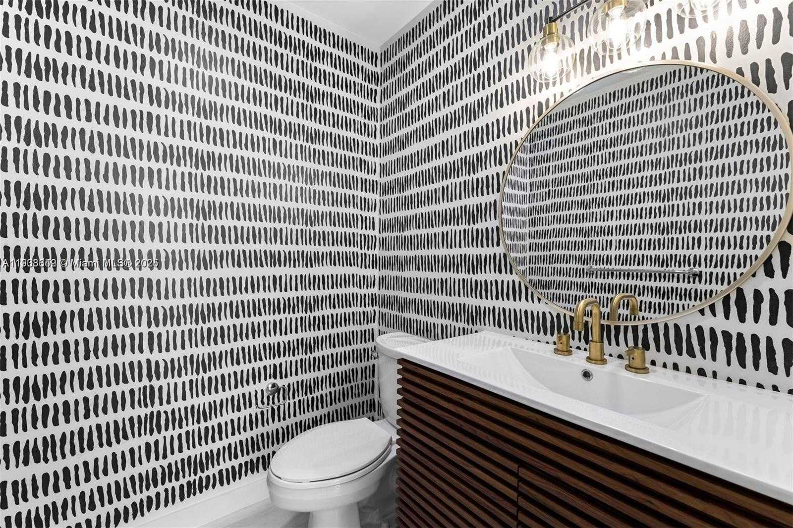 Small Image of 300 SOUTH BISCAYNE BLVD #T-3407, Miami Number 6