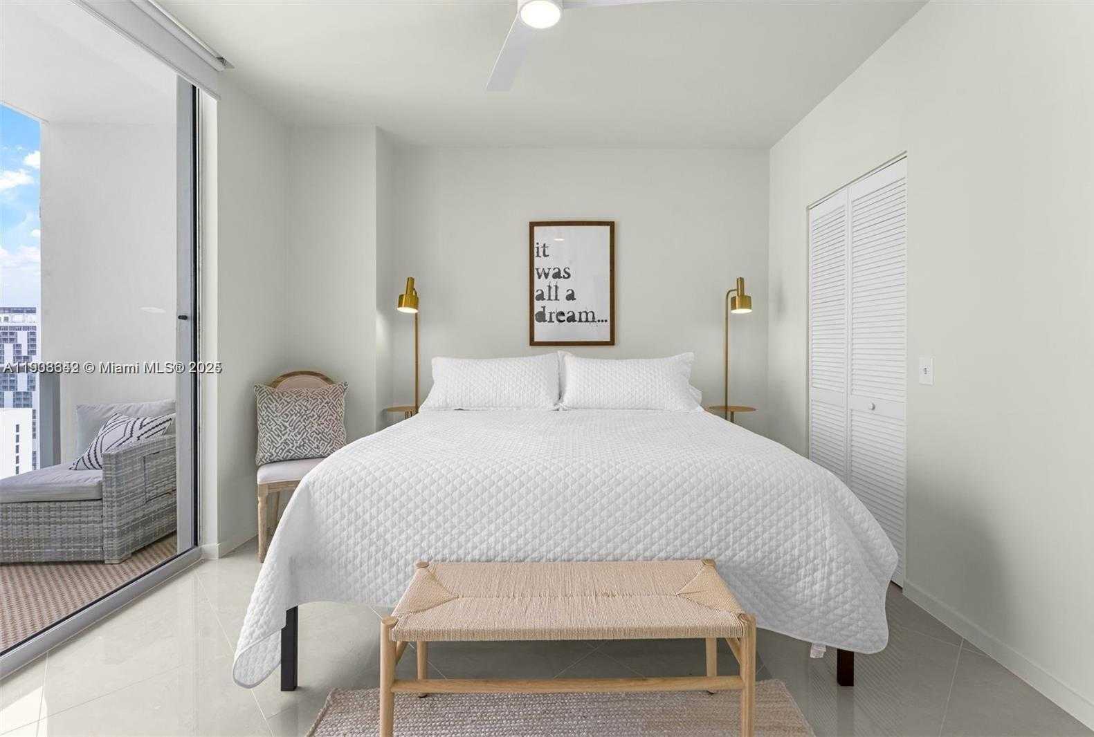 Small Image of 300 SOUTH BISCAYNE BLVD #T-3407, Miami Number 9