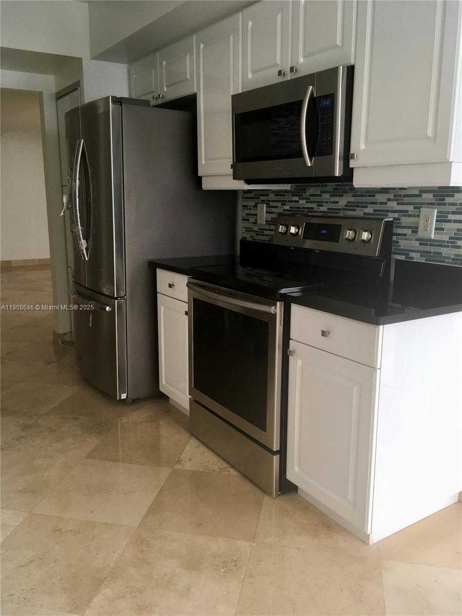 Small Image of 21055 YACHT CLUB DR #2202, Aventura Number 10