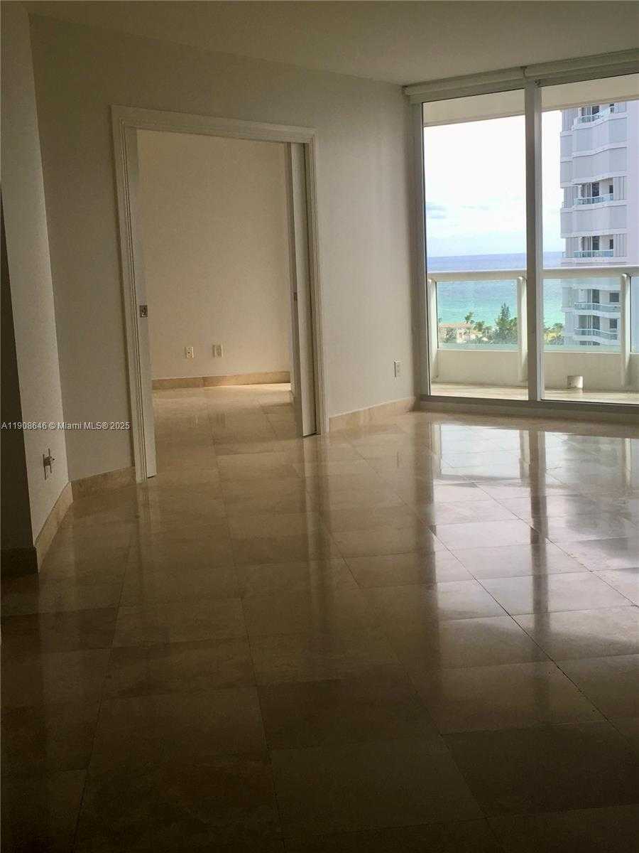 Small Image of 21055 YACHT CLUB DR #2202, Aventura Number 12