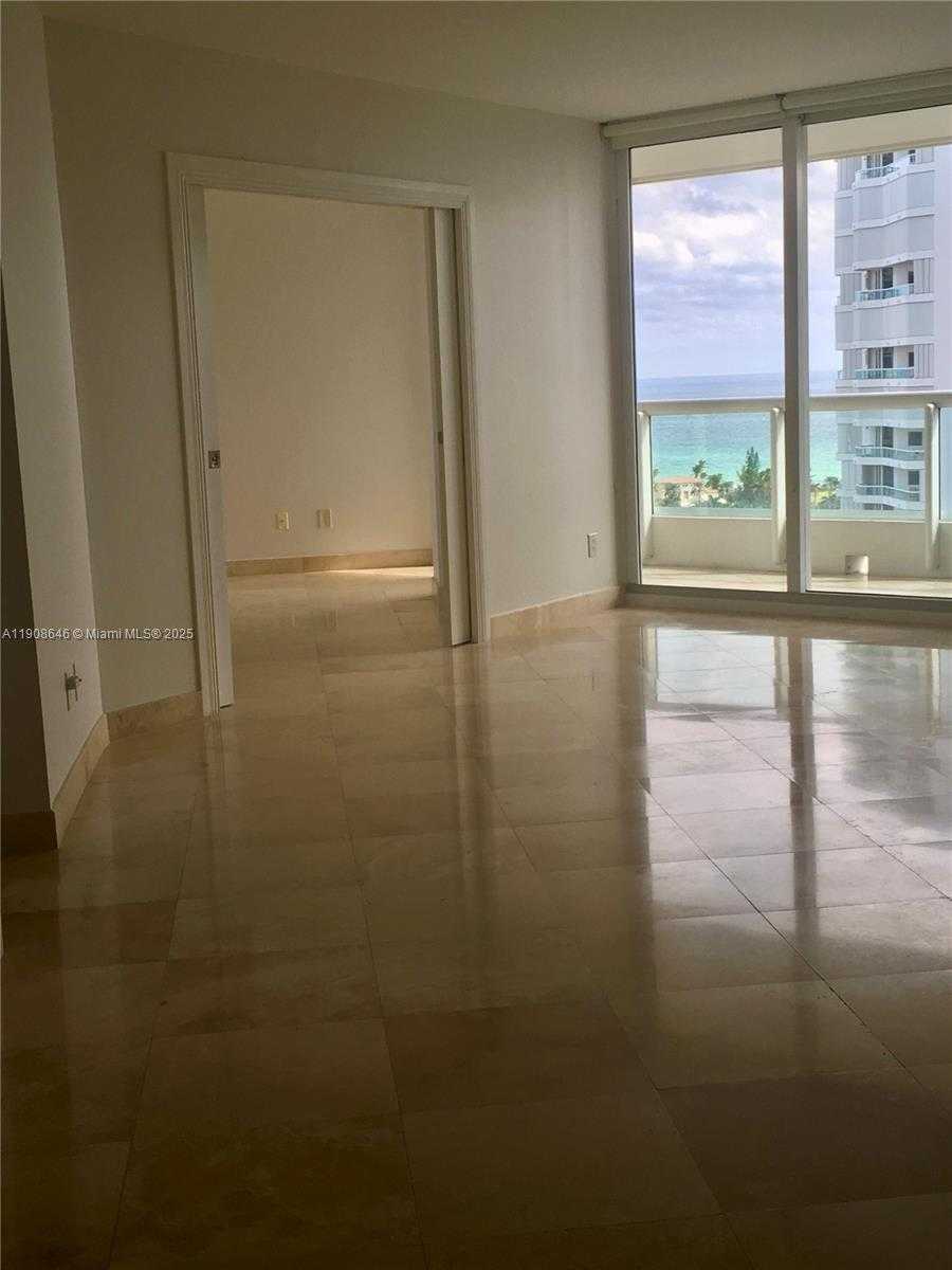 Small Image of 21055 YACHT CLUB DR #2202, Aventura Number 13