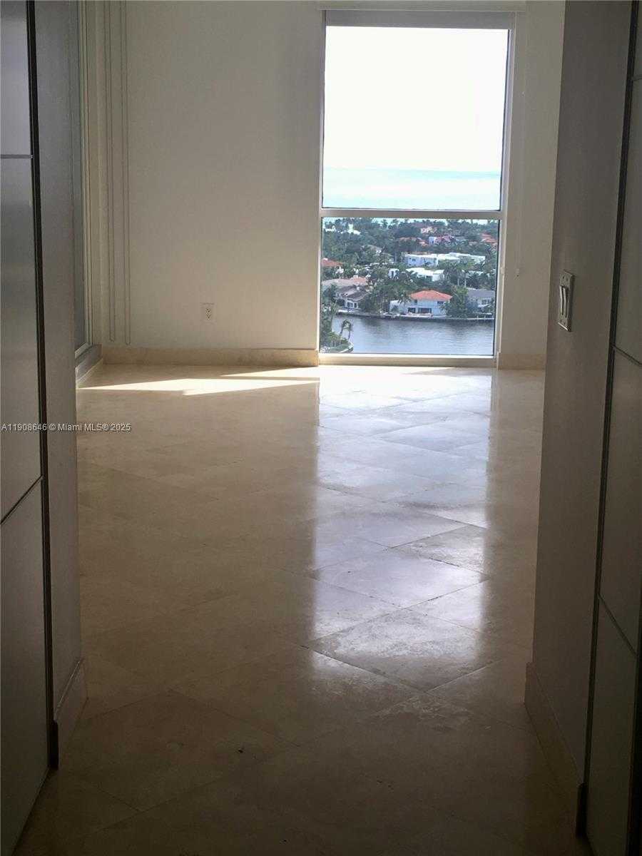 Small Image of 21055 YACHT CLUB DR #2202, Aventura Number 14