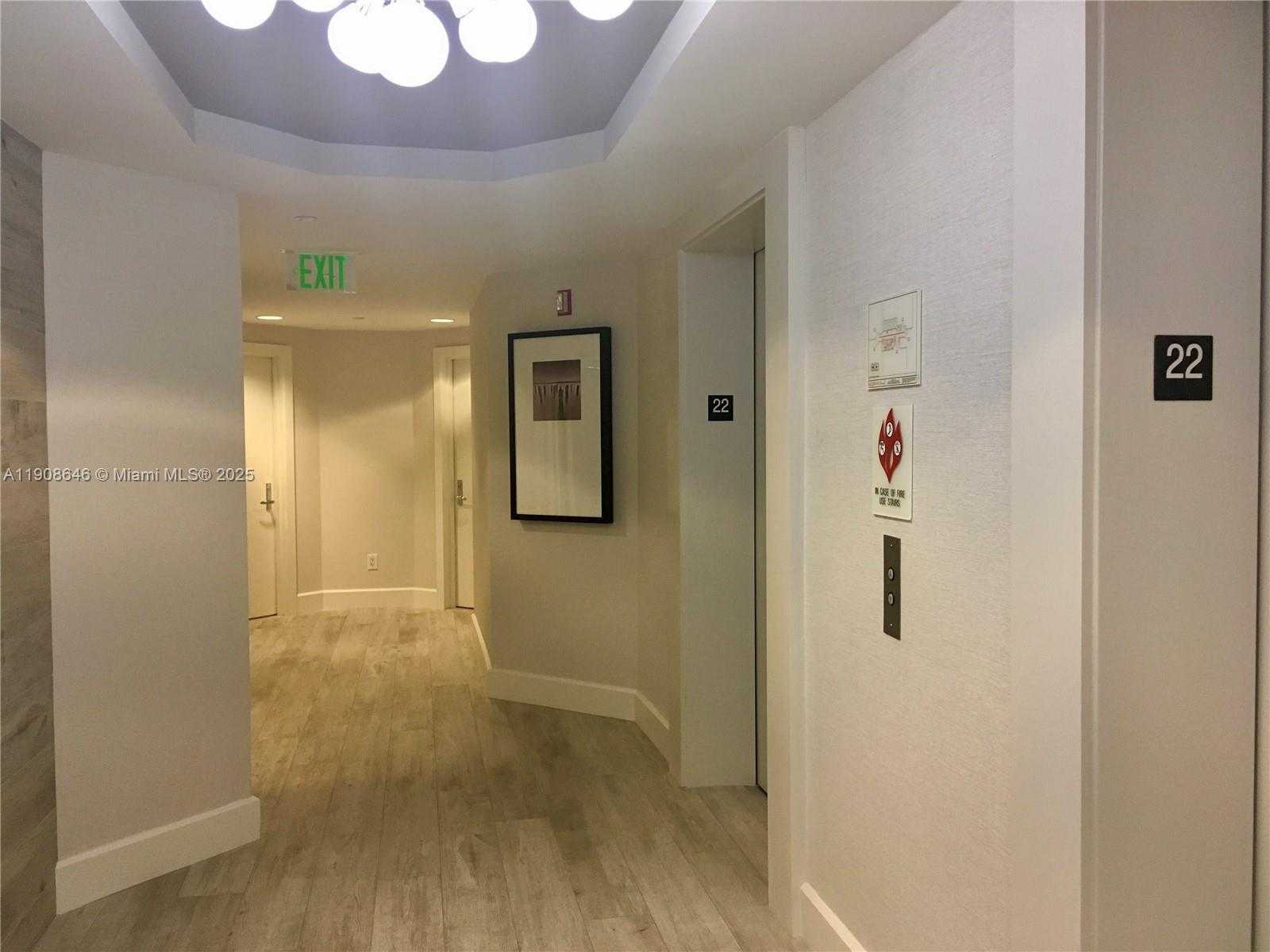 Small Image of 21055 YACHT CLUB DR #2202, Aventura Number 15