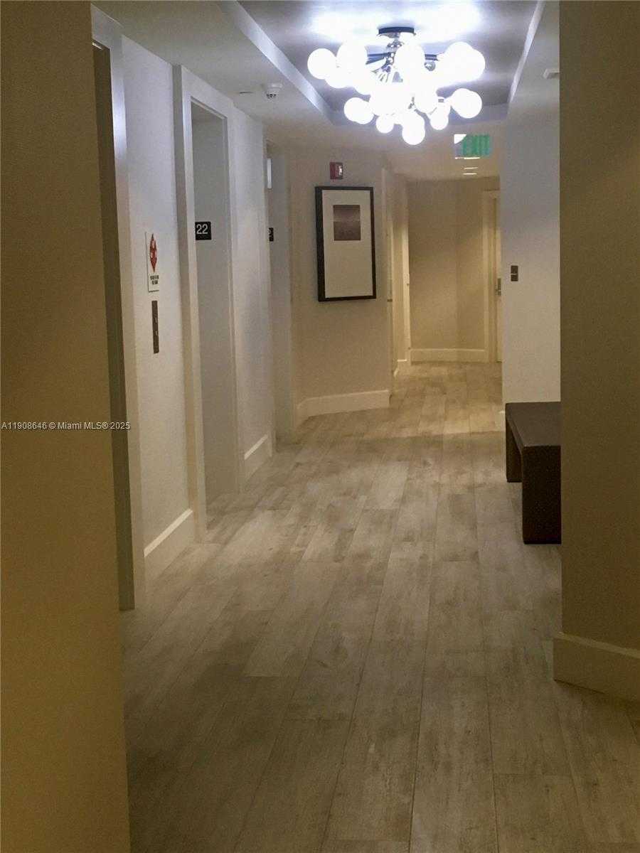 Small Image of 21055 YACHT CLUB DR #2202, Aventura Number 17