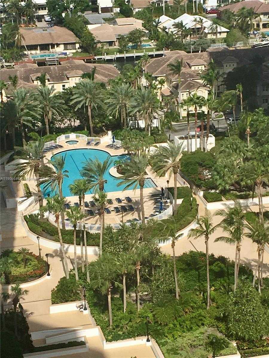 Small Image of 21055 YACHT CLUB DR #2202, Aventura Number 20