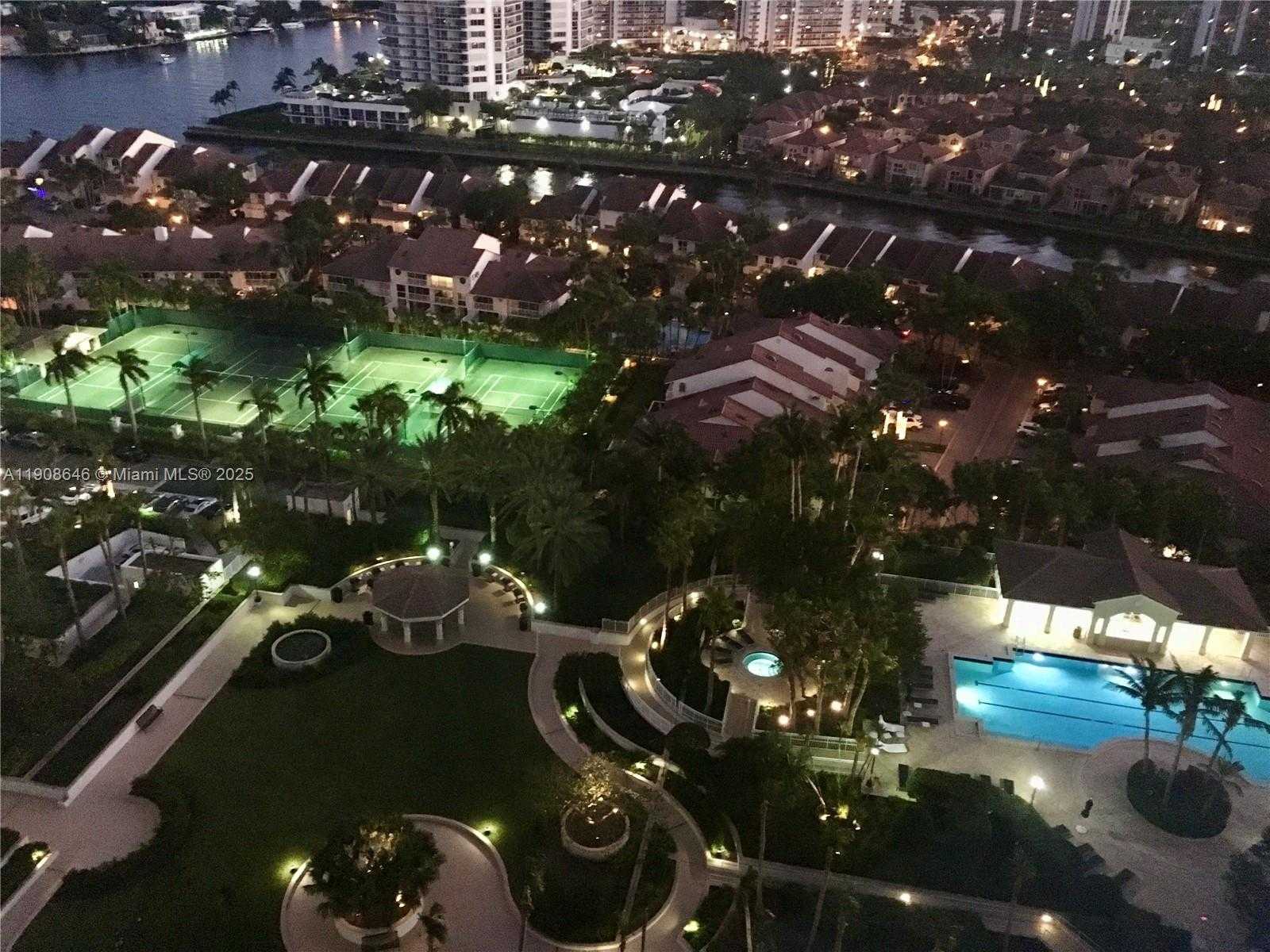 Small Image of 21055 YACHT CLUB DR #2202, Aventura Number 23