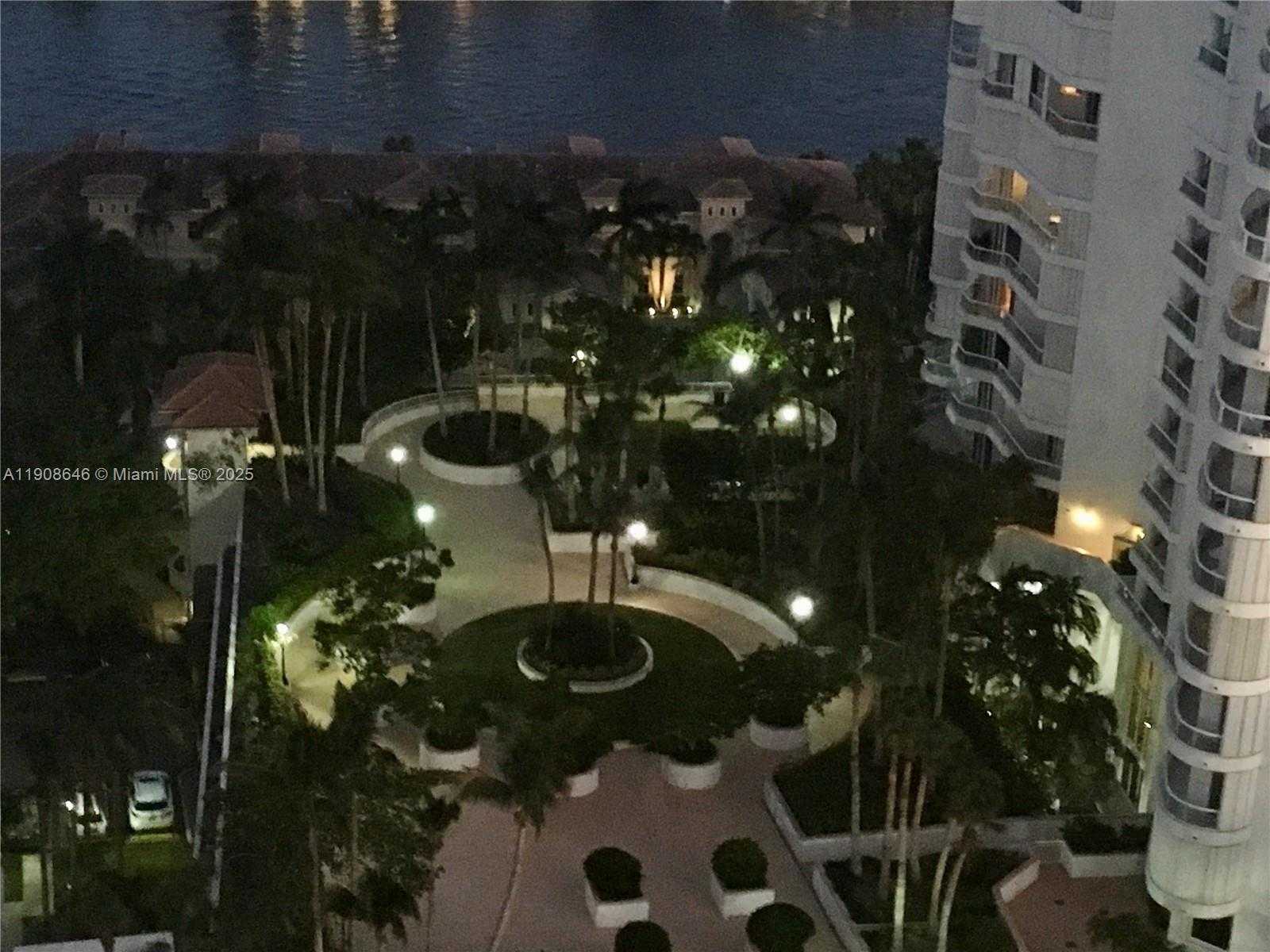 Small Image of 21055 YACHT CLUB DR #2202, Aventura Number 24