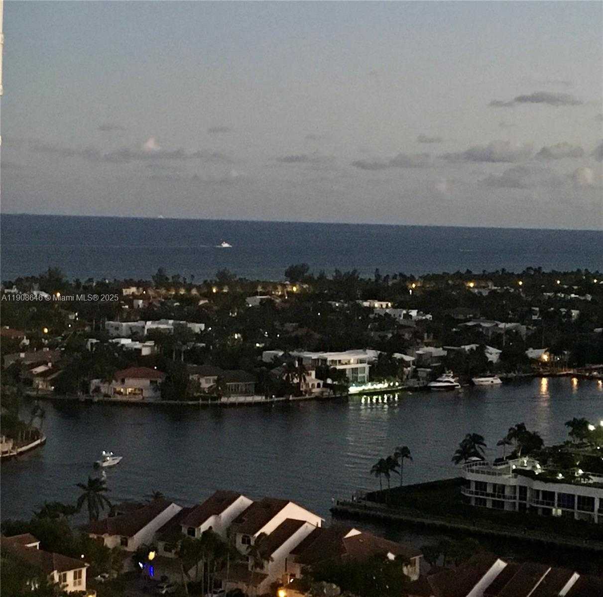 Small Image of 21055 YACHT CLUB DR #2202, Aventura Number 25