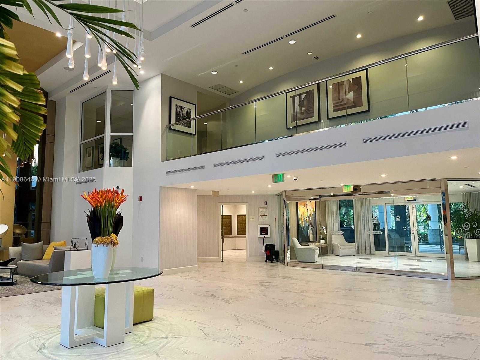 Small Image of 21055 YACHT CLUB DR #2202, Aventura Number 27