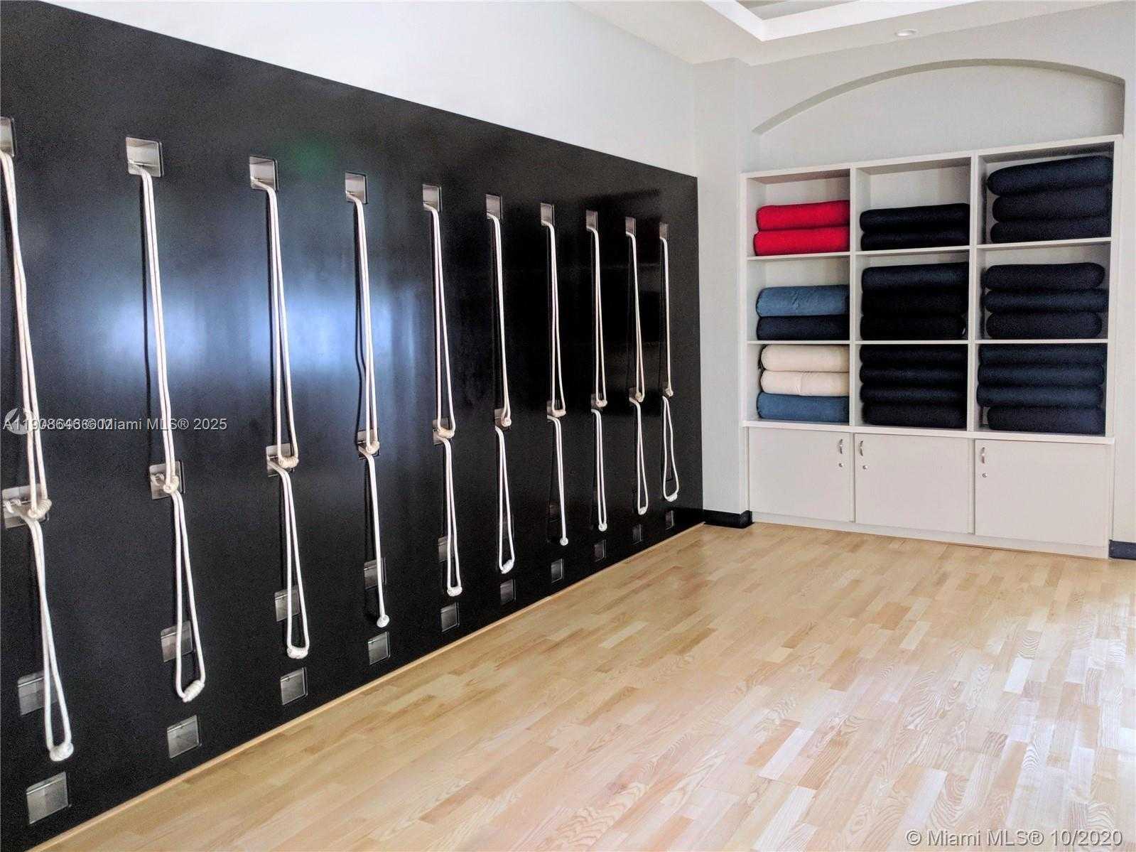 Small Image of 21055 YACHT CLUB DR #2202, Aventura Number 3