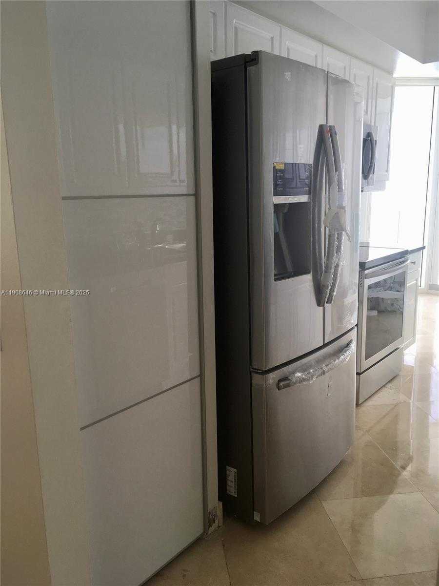 Small Image of 21055 YACHT CLUB DR #2202, Aventura Number 6