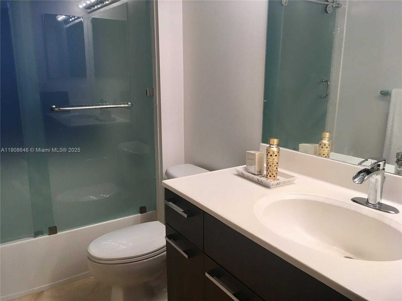 Small Image of 21055 YACHT CLUB DR #2202, Aventura Number 7