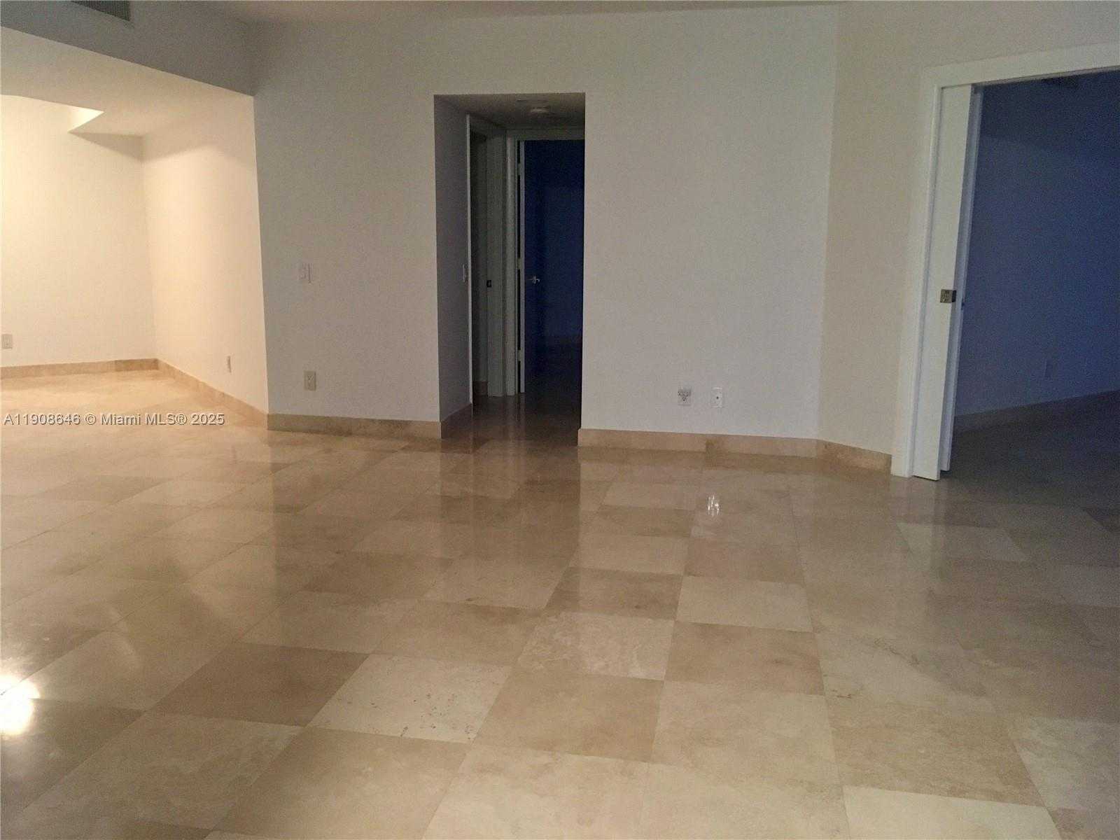Small Image of 21055 YACHT CLUB DR #2202, Aventura Number 9