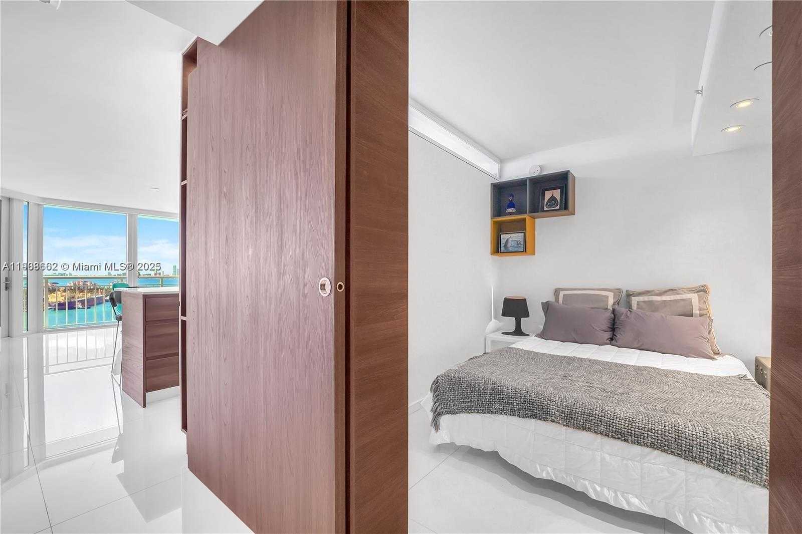 Small Image of 400 SOUTH POINTE DR #2307, Miami Beach Number 16