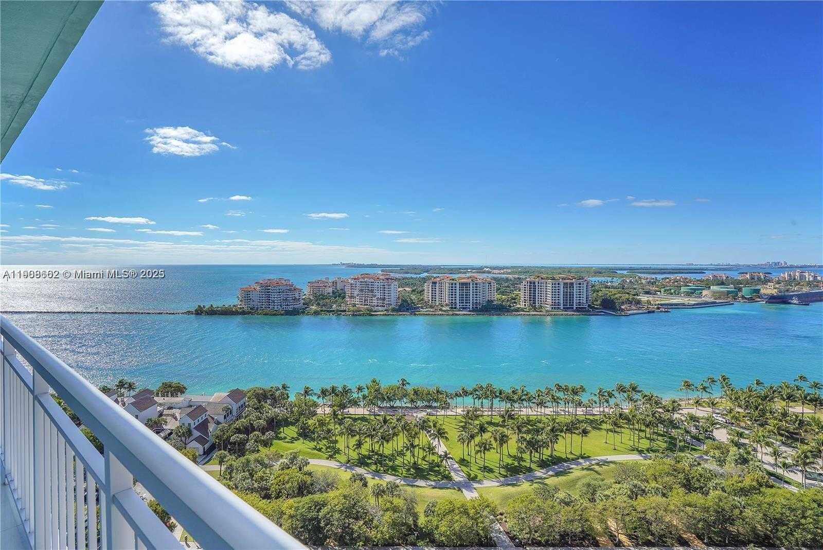 Small Image of 400 SOUTH POINTE DR #2307, Miami Beach Number 2
