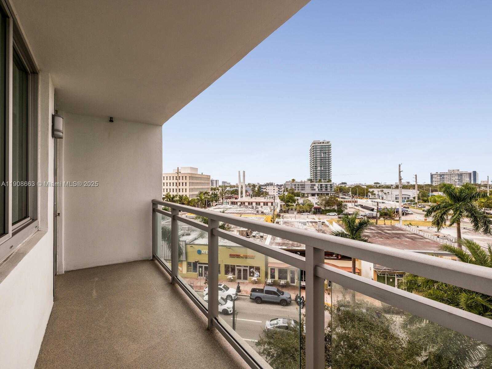 Small Image of 7135 COLLINS AVE #523, Miami Beach Number 11