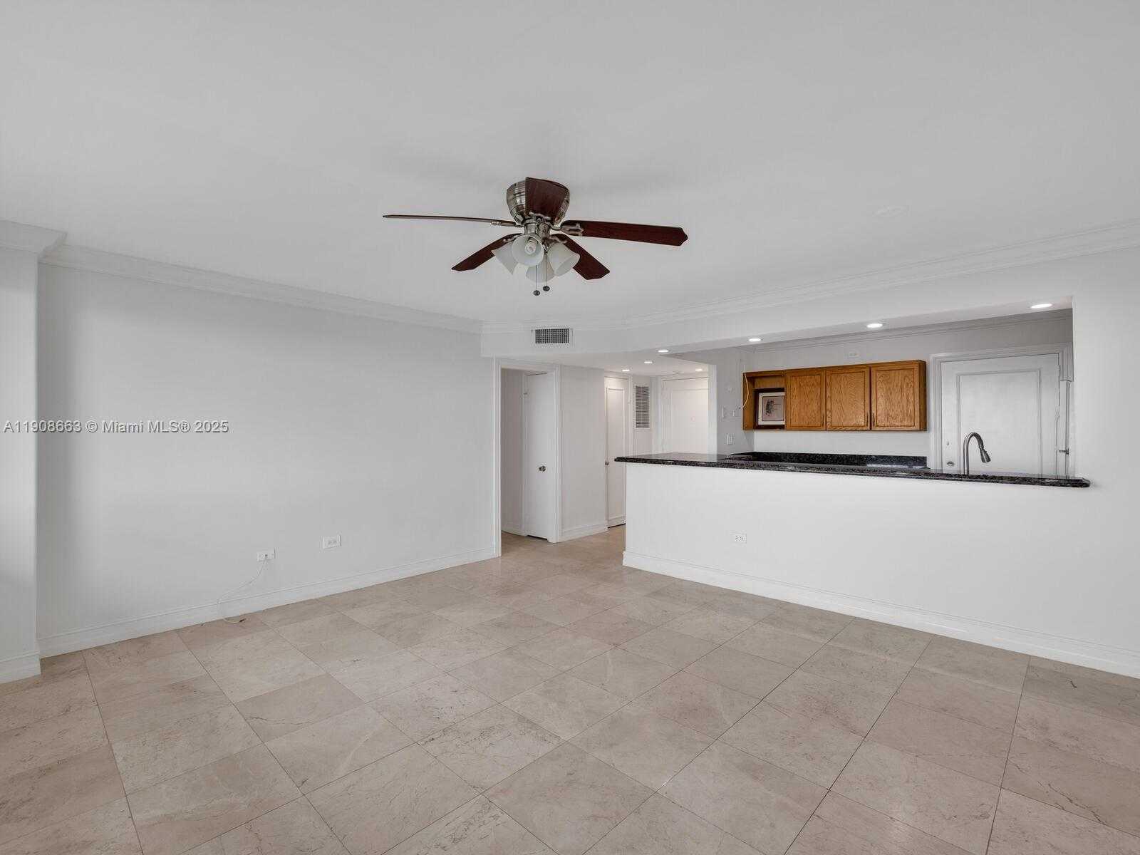 Small Image of 7135 COLLINS AVE #523, Miami Beach Number 14
