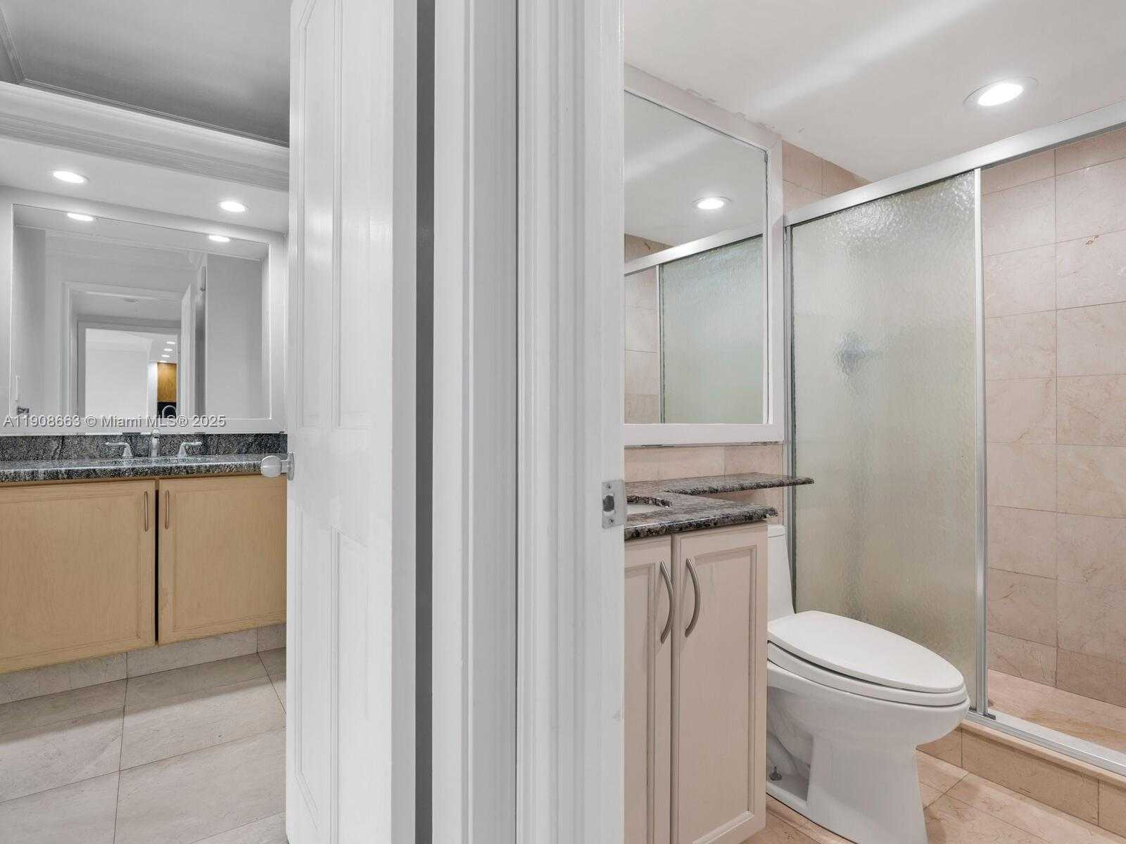 Small Image of 7135 COLLINS AVE #523, Miami Beach Number 2