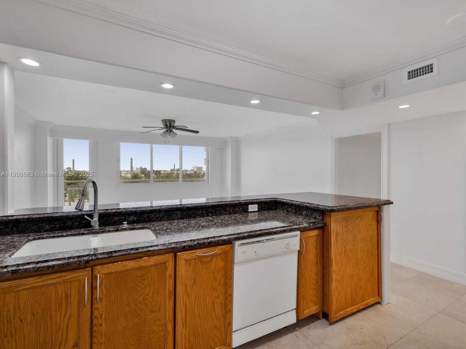 Small Image of 7135 COLLINS AVE #523, Miami Beach Number 7