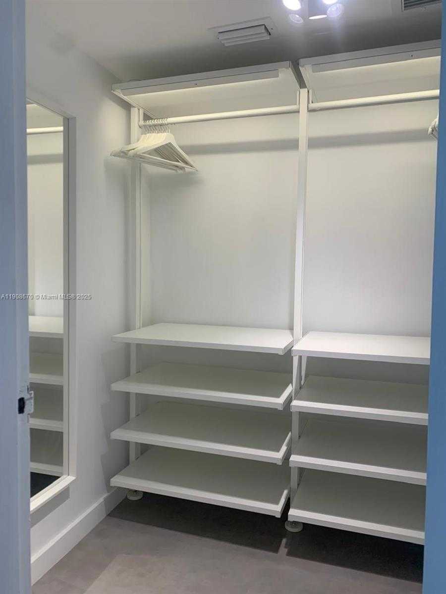 Small Image of 900 BAY DR #818, Miami Beach Number 12