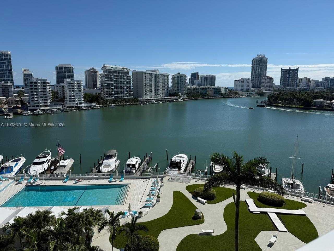 Small Image of 900 BAY DR #818, Miami Beach Number 21