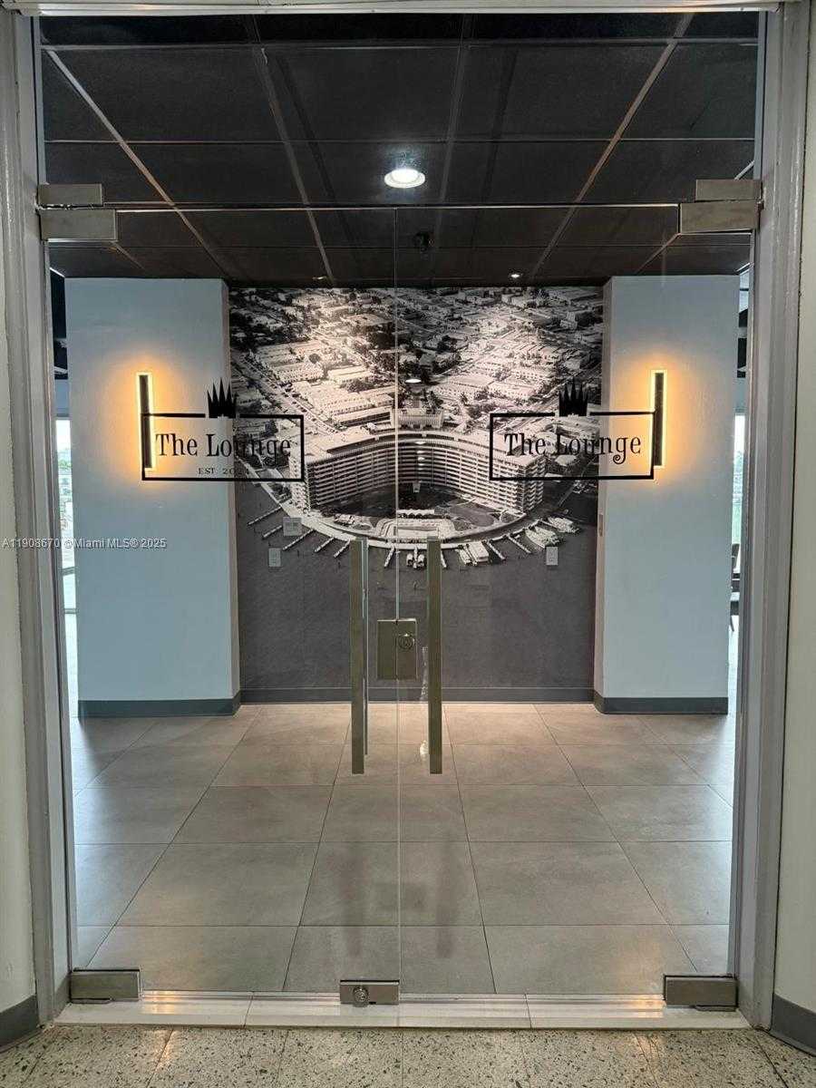 Small Image of 900 BAY DR #818, Miami Beach Number 22