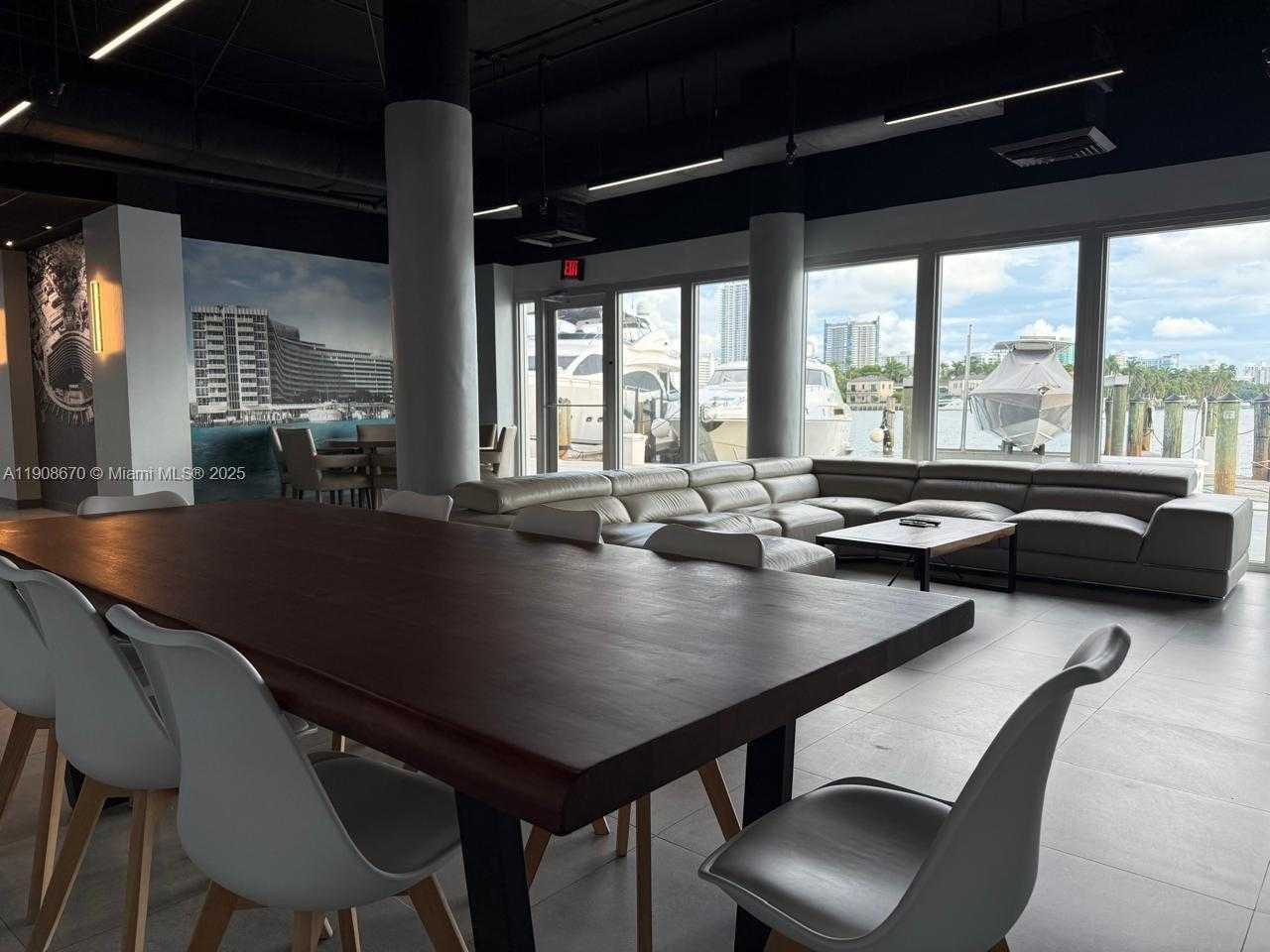 Small Image of 900 BAY DR #818, Miami Beach Number 28