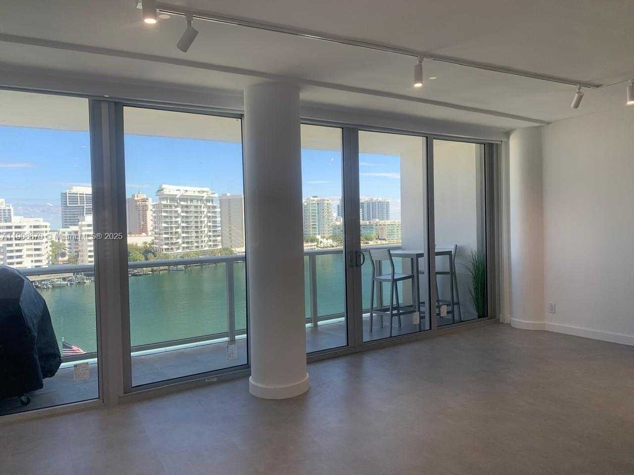 Small Image of 900 BAY DR #818, Miami Beach Number 3