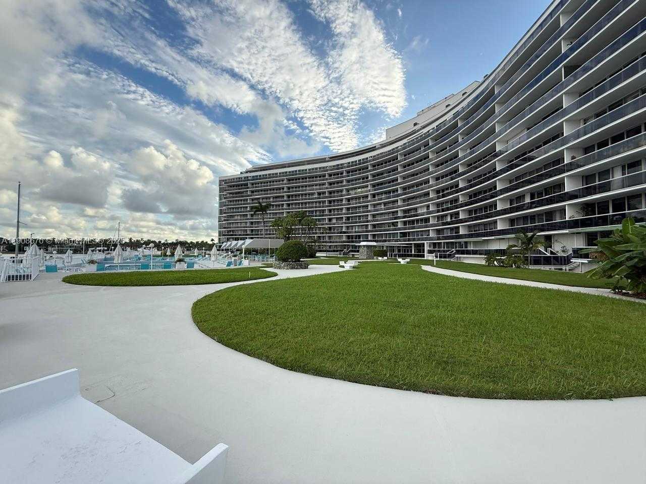 Small Image of 900 BAY DR #818, Miami Beach Number 32