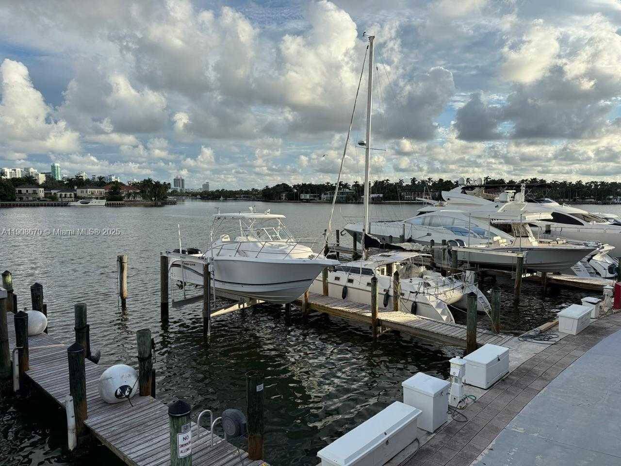 Small Image of 900 BAY DR #818, Miami Beach Number 34