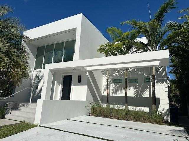 Small Image of 1325 BAY DR, Miami Beach Number 2